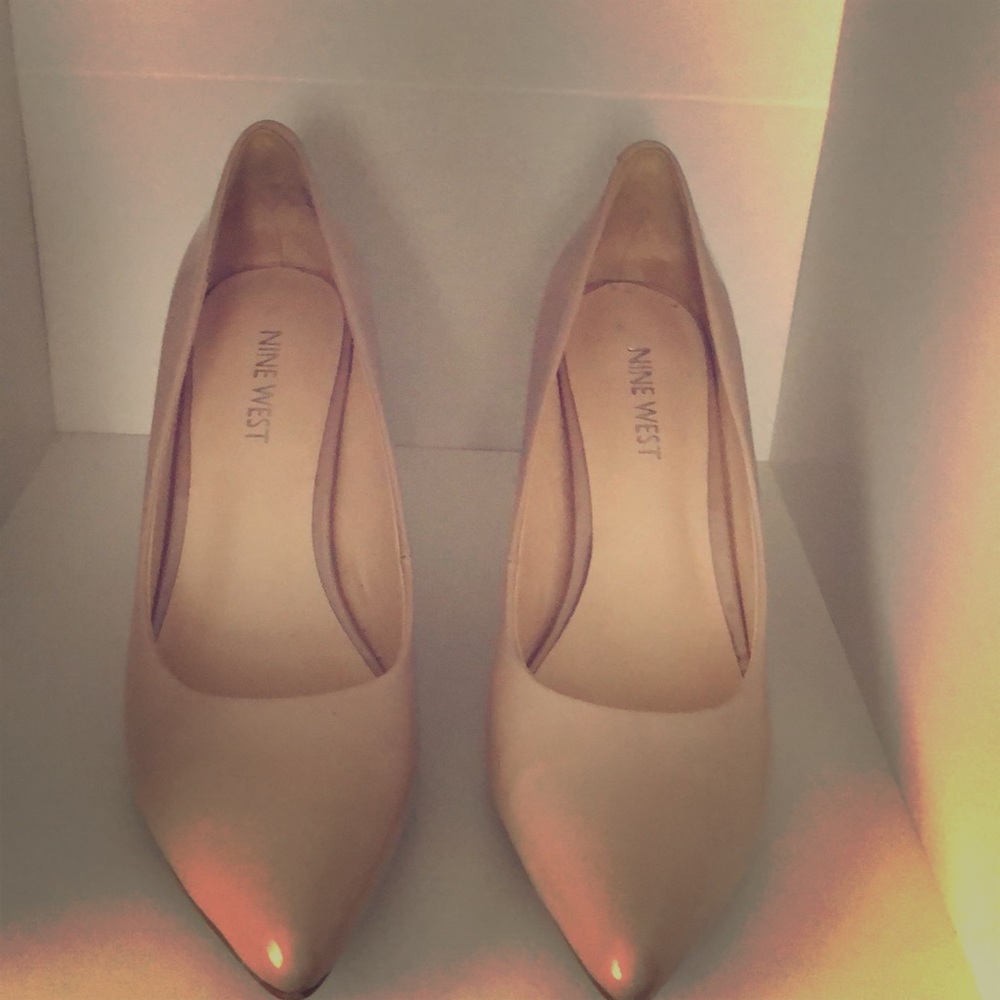 Nine West Women’s Pointed Toe Pumps Cream Color